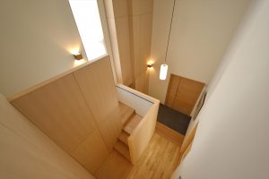 使い勝手の良い階段ホール