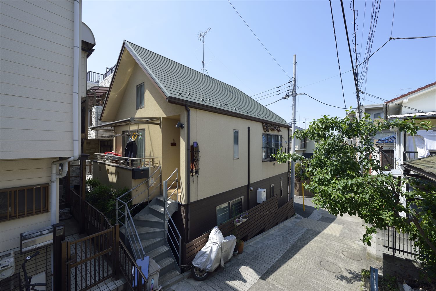 住宅地のコンパクトハウス