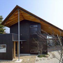 高級感のある家の外観、事例を紹介：和モダン住宅の事例