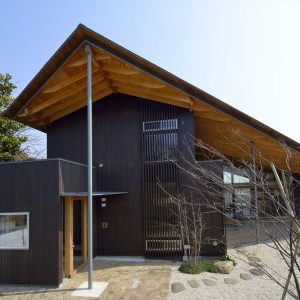 高級感のある家の外観、事例を紹介：和モダン住宅の事例