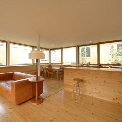 連窓（れんそう）とは？意味や特徴からメリットデメリット、住宅での活用事例まで徹底解説