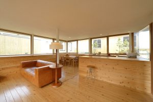 連窓（れんそう）とは？意味や特徴からメリットデメリット、住宅での活用事例まで徹底解説