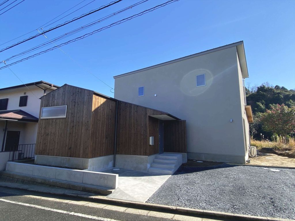 スタイリッシュな外観が魅力の「軒ゼロ」デザインの注文住宅