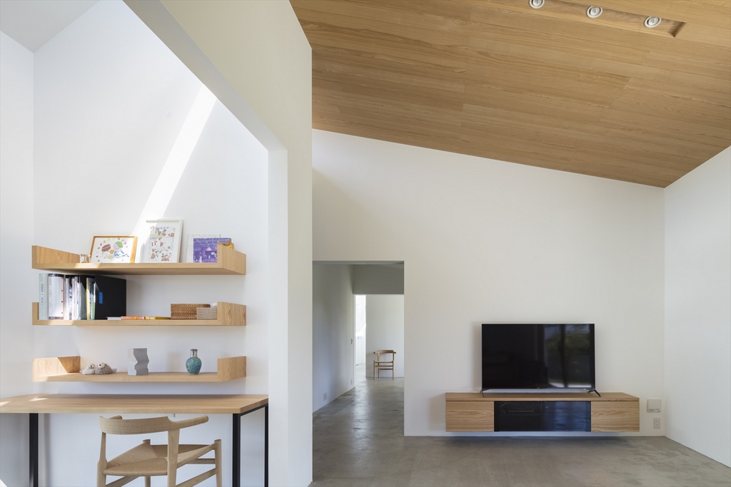 家具を壁にぴったり配置できる