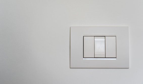 スイッチの高さは何cmが標準？低めの理由、おしゃれに見せる決め方も解説